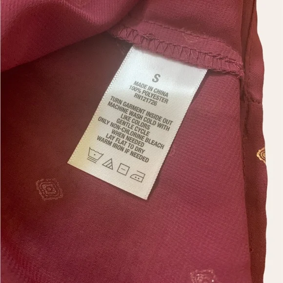 Aeropostale long sleeve sheer floral-off-the-shoulder peasant top - Picture 3 of 3